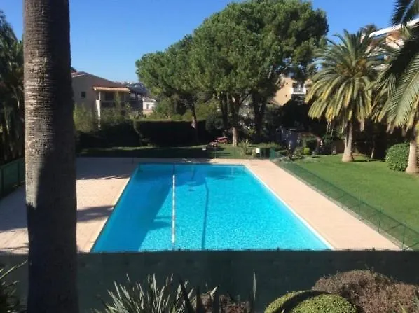 Appartement En Residence Avec Piscine, Cinema