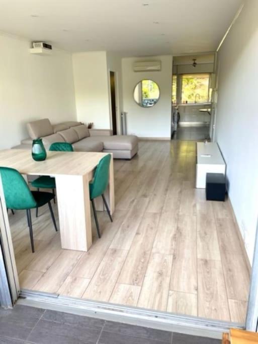 Appartement En Avec Piscine, Cinema *